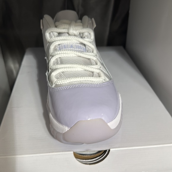 Women’s air Jordan 11 retro low - Picture 2 of 4